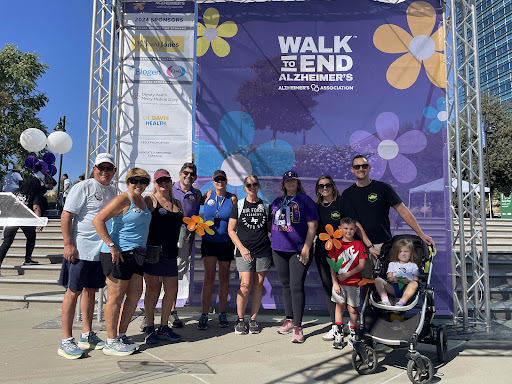 A wonderful group gathered to support Alzheimer's awareness at the 'Walk to End Alzheimer's' event.