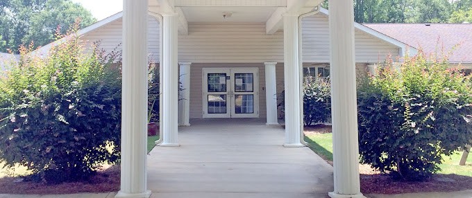 Montrose Manor