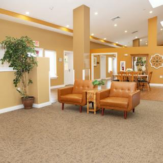 A cozy lobby featuring comfortable seating and a welcoming atmosphere.