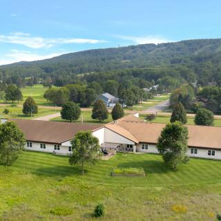 Wellington Place Of Rib Mountain
