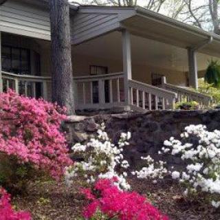 Green Oaks Inn