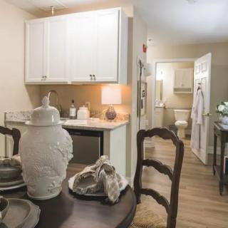 A cozy kitchen and dining area with modern decor.
