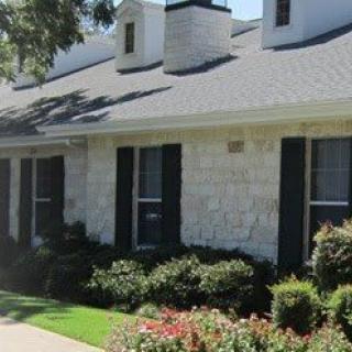 Colonial Gardens - Fort Worth