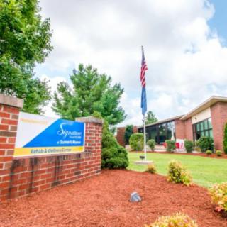 Signature Healthcare At Summit Manor Rehab & Wellness