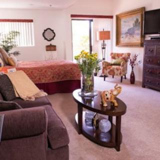 Hillcrest Royale Retirement