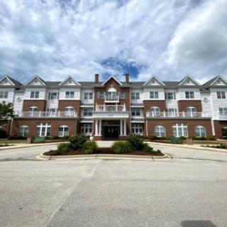 Charter Senior Living Poplar Creek