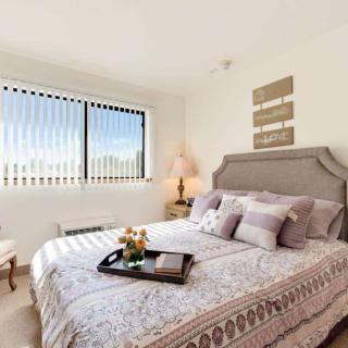 Royal Columbian Retirement Inn