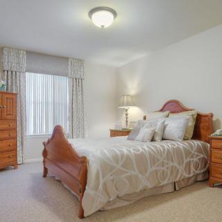 Oakmont Manor