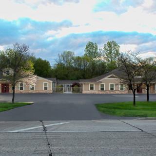 Robins Landing at New Berlin