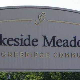 Sign for Lakeside Meadows, a Stonebridge community.