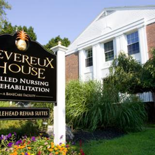 Exterior view of Everreux House, a facility for skilled nursing and rehabilitation.