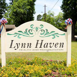 Welcome to Lynn Haven, a charming town entrance.
