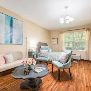 Briar Glen Alzheimer’s Special Care Center