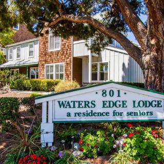 Waters Edge Lodge