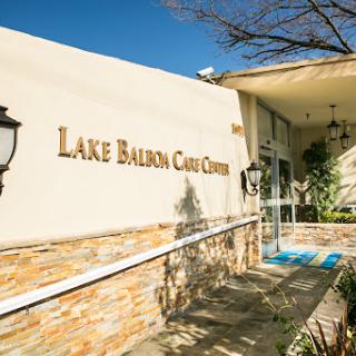 Entrance of Lake Balboa Cafe Center, showcasing the welcoming exterior and clear signage.
