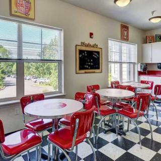 Middlefield Oaks Memory Care Community