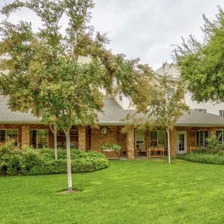 Golden Oaks