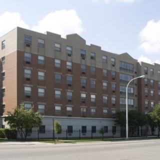 Senior Suites Belmont Cragin