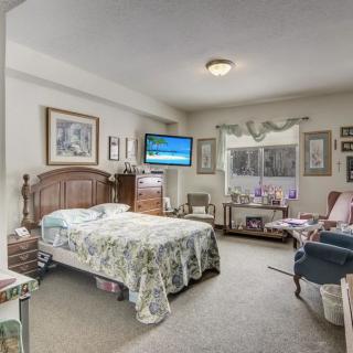 Suite Living Senior Care - Roseville