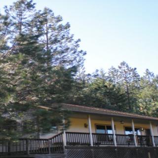 Applegate Manor