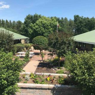 Cedar Creek Manor