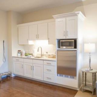 Woodland Hills Independent Living Assisted Living & Memory Care