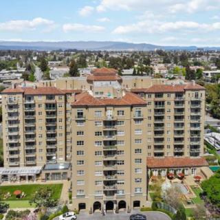 The Peninsula Regent