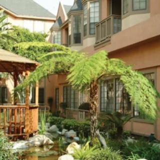 Royal Vista Care Center