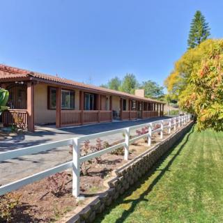Hilltop Country Estate