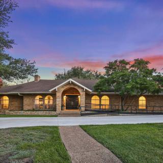 Silver Leaf Assisted Living at Forest Bend
