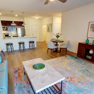 Carlton Hollow Apartments