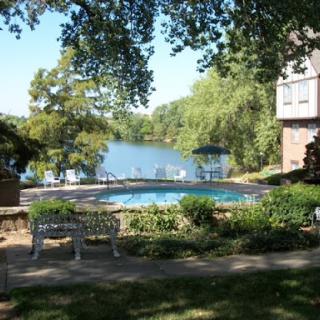 Twin Lakes Apartments