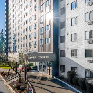 Exterior view of a modern hotel building with its main entrance.