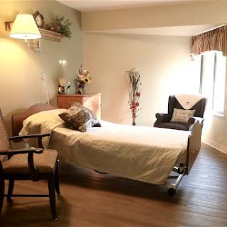 A peaceful hospital room designed for comfort and care.