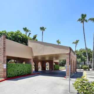 Ebony Lake Nursing And Rehabilitation Center