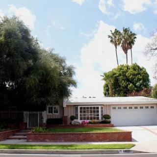 Flair Manor
