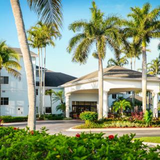 Vi at Lakeside Village,  a CCRC