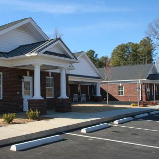 Village Lake Inn