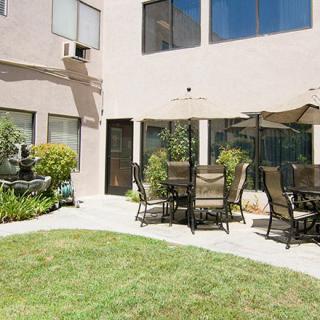 Summit Assisted Living of Tarzana