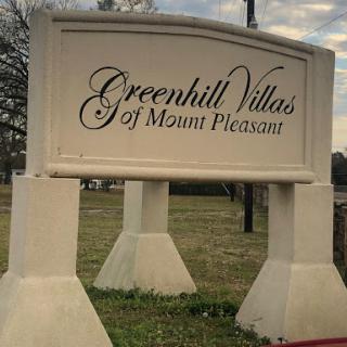 Welcome sign for Greenhill Villas of Mount Pleasant.