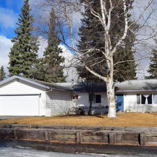 Golden Hearts Agency Lavender House