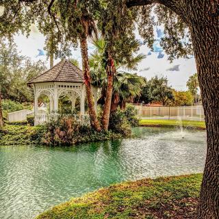 Holiday Heritage Village