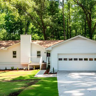 Schnora's Happy Home
