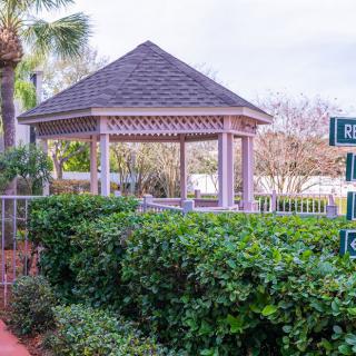 Holiday Regency Residence