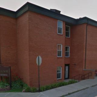 Lyons Manor