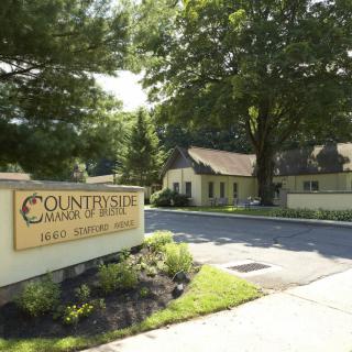 Countryside Manor Of Bristol