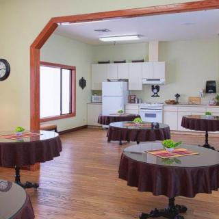 Auburn Oaks Care Center