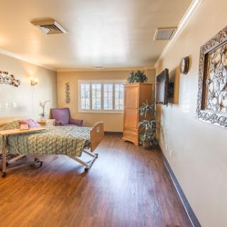 A bright and inviting living space designed for comfort and relaxation.