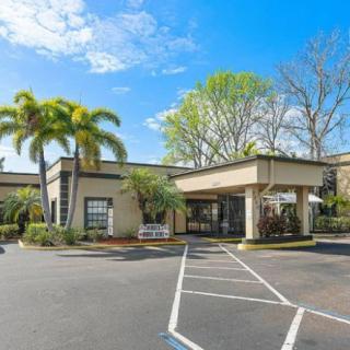 Tierra Pines Center