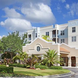 Stratford Court of Boca Pointe